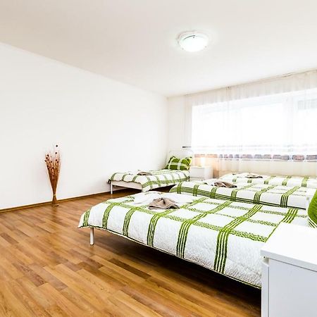 Workers Apartment Am Wiener Platz كولونيا المظهر الخارجي الصورة