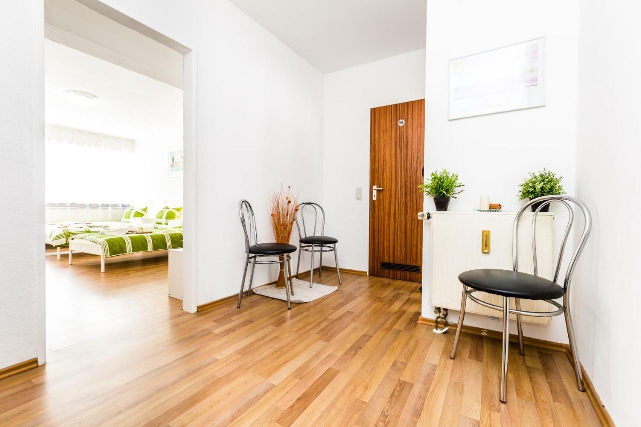 Workers Apartment Am Wiener Platz كولونيا المظهر الخارجي الصورة