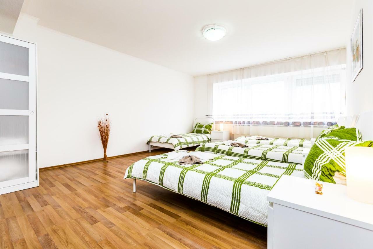 Workers Apartment Am Wiener Platz كولونيا المظهر الخارجي الصورة