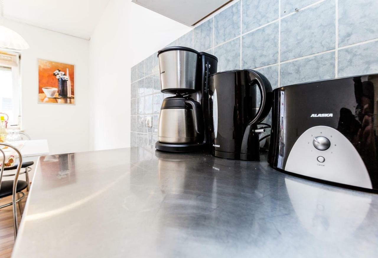 Workers Apartment Am Wiener Platz كولونيا المظهر الخارجي الصورة