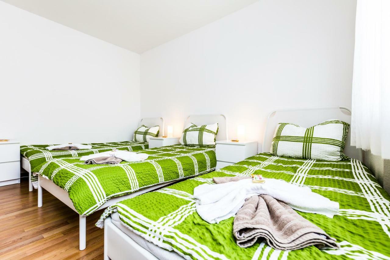 Workers Apartment Am Wiener Platz كولونيا المظهر الخارجي الصورة
