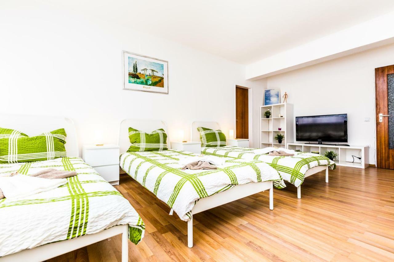 Workers Apartment Am Wiener Platz كولونيا المظهر الخارجي الصورة