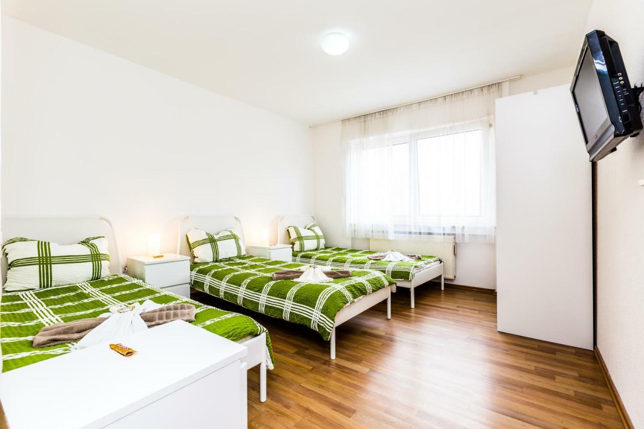 Workers Apartment Am Wiener Platz كولونيا المظهر الخارجي الصورة