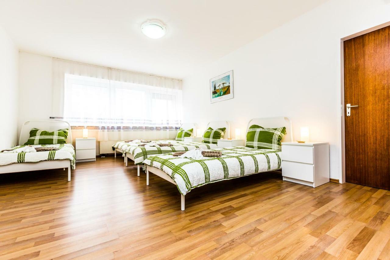 Workers Apartment Am Wiener Platz كولونيا المظهر الخارجي الصورة