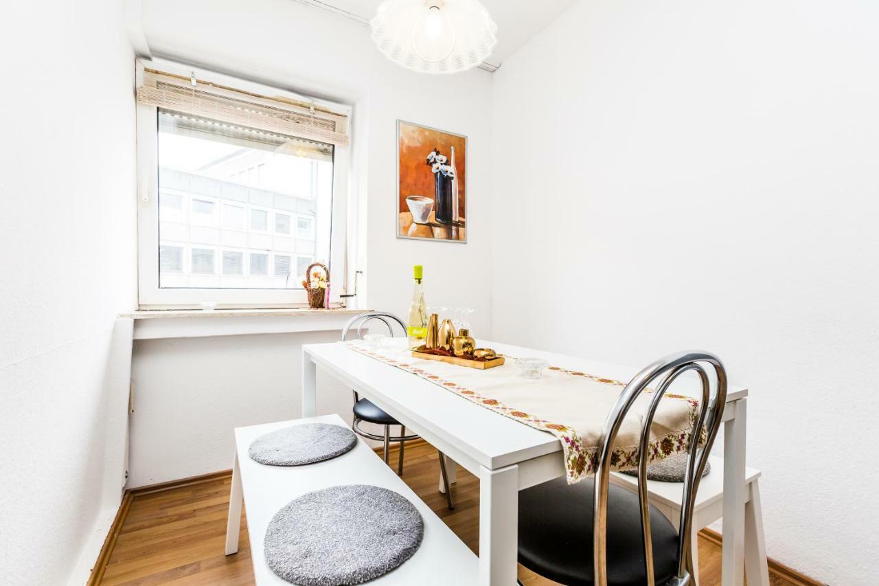 Workers Apartment Am Wiener Platz كولونيا المظهر الخارجي الصورة